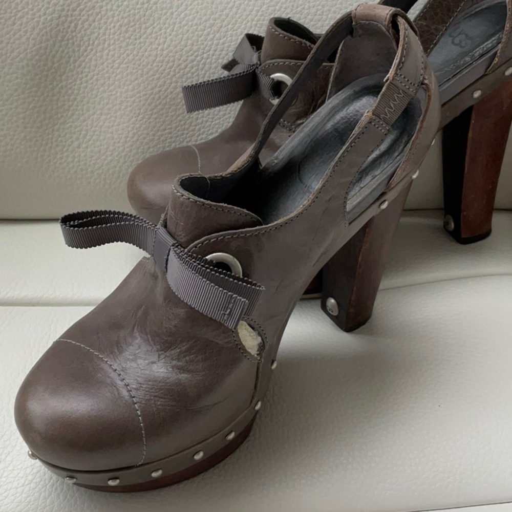 Ugg gray size 7 platform heel